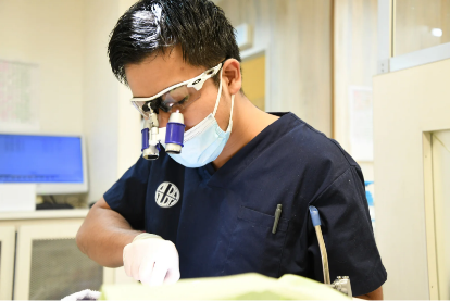 高倍率ルーペやマイクロスコープを活用